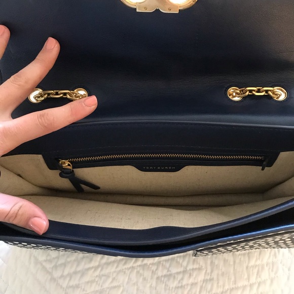 Tory Burch navy leather polka dot Gemini link bag - Picture 5 of 8